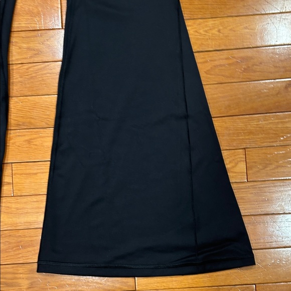 NWT- PINK Victoria's Secret Black Flare Leggings - Picture 7 of 11